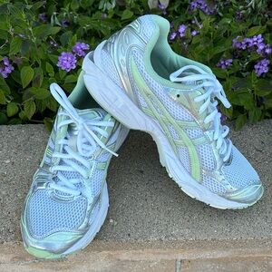 ASICS Gel Kayano 14 Vintage Style like new!